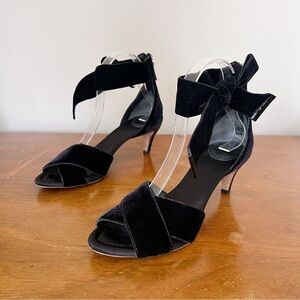 Chloe • Chris Bow Sandals heels black velvet ankle tie patent leather open toe